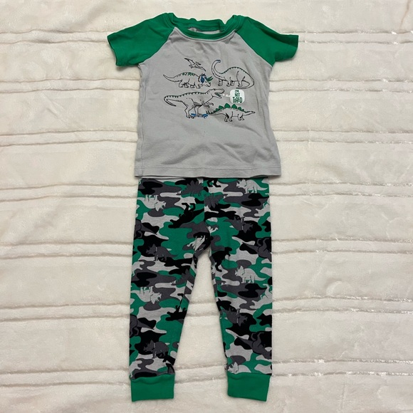 Various pajama sets size 18 months - Picture 2 of 4